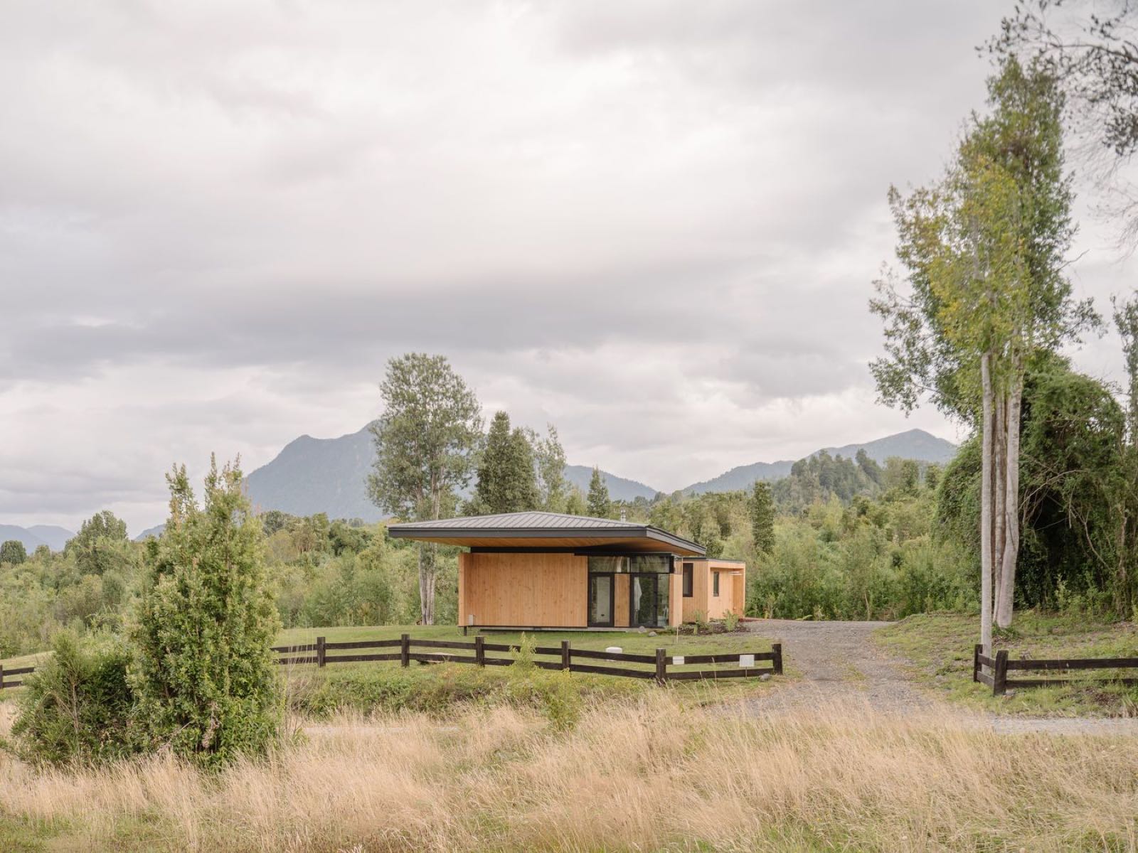 CASA EN ENSENADA, Ensenada, Puerto Varas — obra de Paralelo Transversal, arquitectura en Chile (8)
