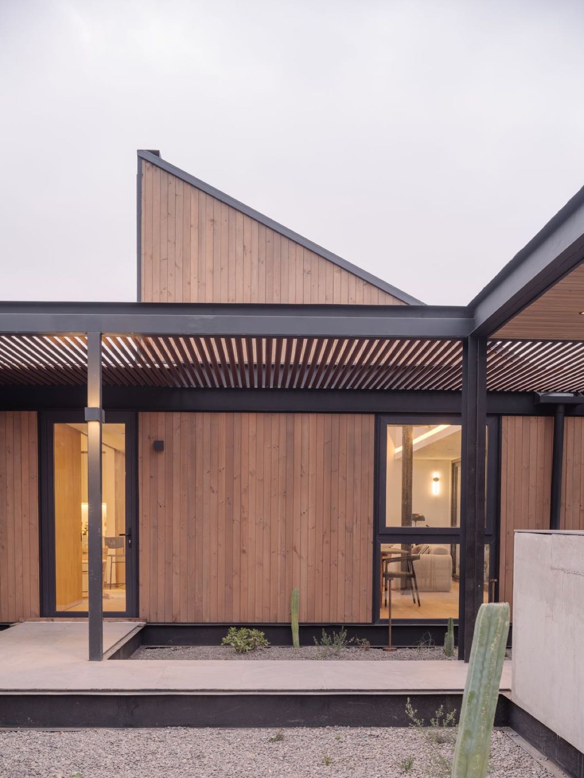 CASA CON LUCARNA, afueras de Santiago — obra de Paralelo Transversal, arquitectura en Chile (2)