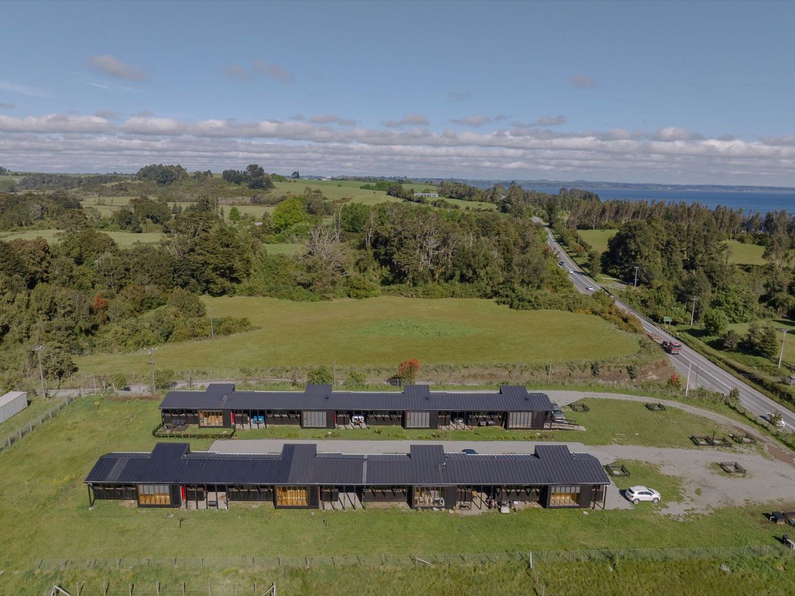 PLAYA HERMOSA, Puerto Varas — obra de Paralelo Transversal, arquitectura en Chile (4)