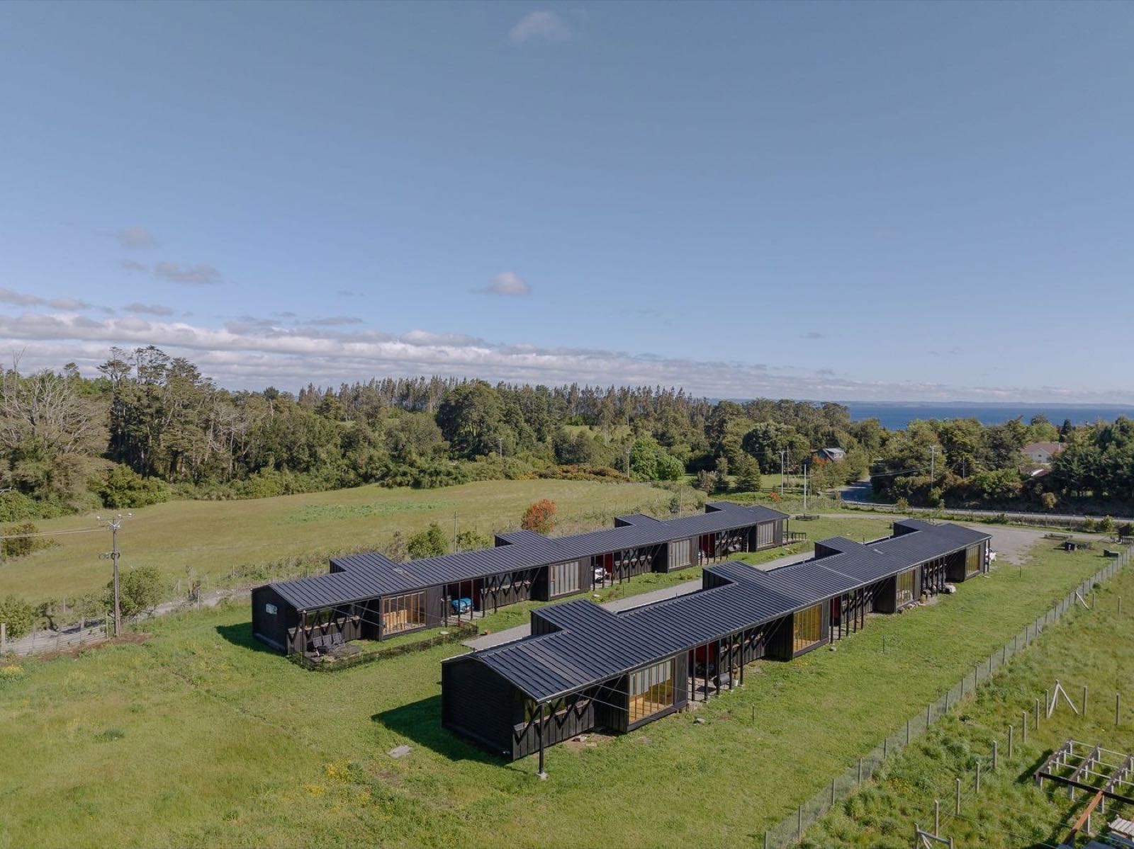 PLAYA HERMOSA, Puerto Varas — obra de Paralelo Transversal, arquitectura en Chile (8)